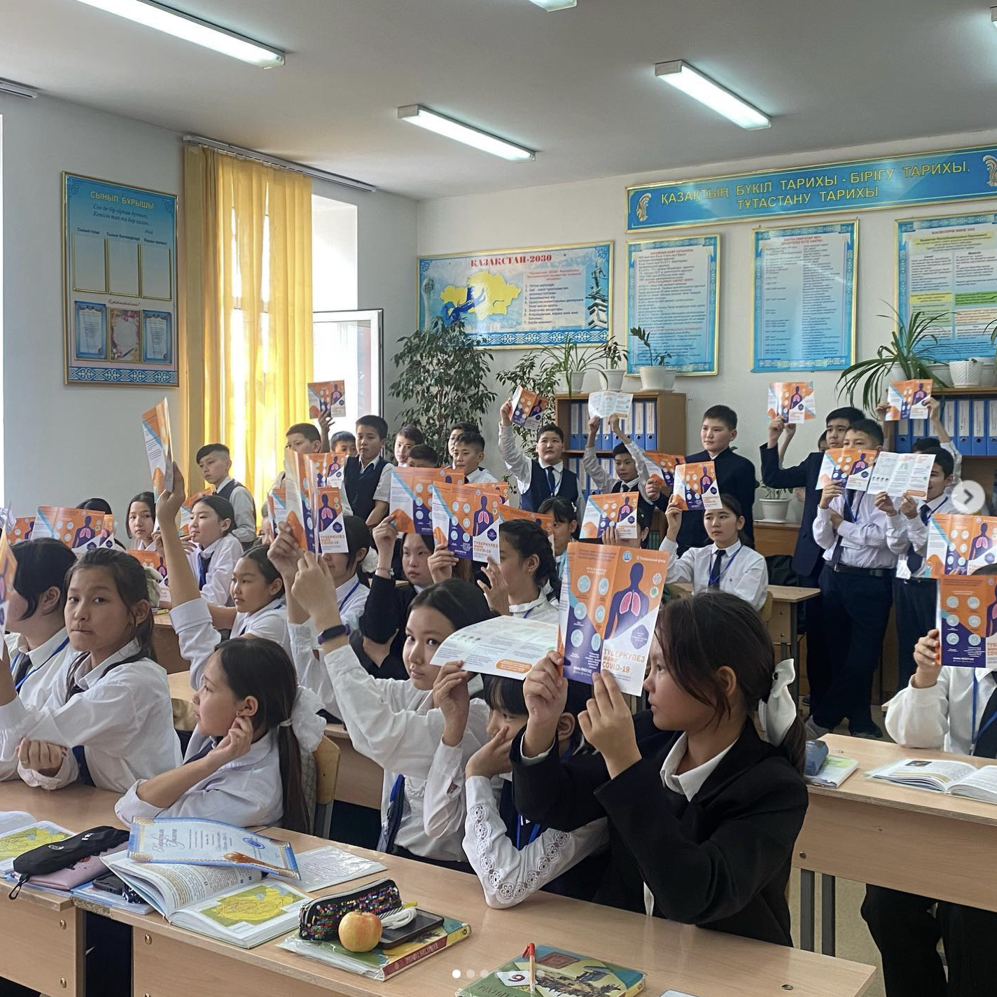 6 сынып оқушыларымызға Н2 қалалық емхана фтизиатрі Ашимбаева Алия туберкулезбен COVID-19 -ды анықтау жолдары туралы танымдық кездесу өткізді.