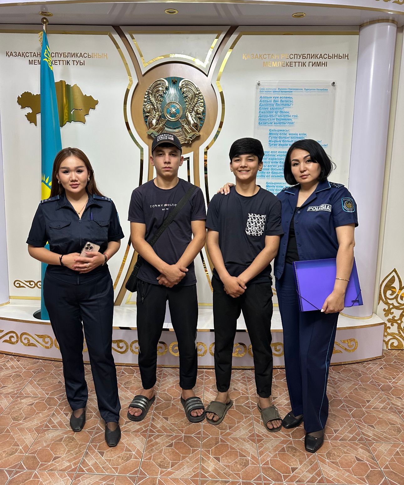 Медеу аудандық полиция бөлімінің полиция капитаны А.Н.Бұхарбаевамен кешкі рейд