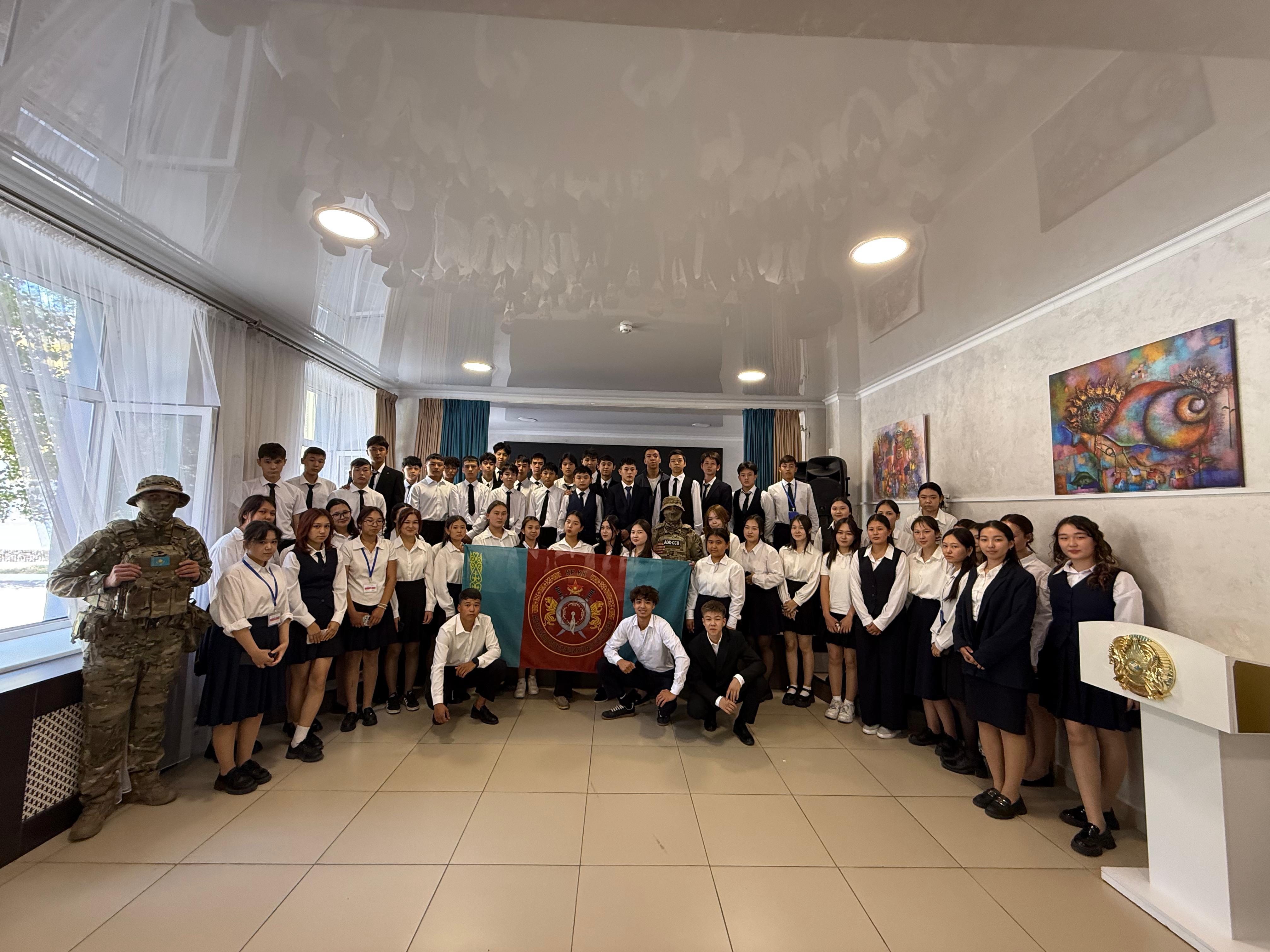 Қонақта Арнайы операциялар күштерінің (АОК, ССО) сарбаздары